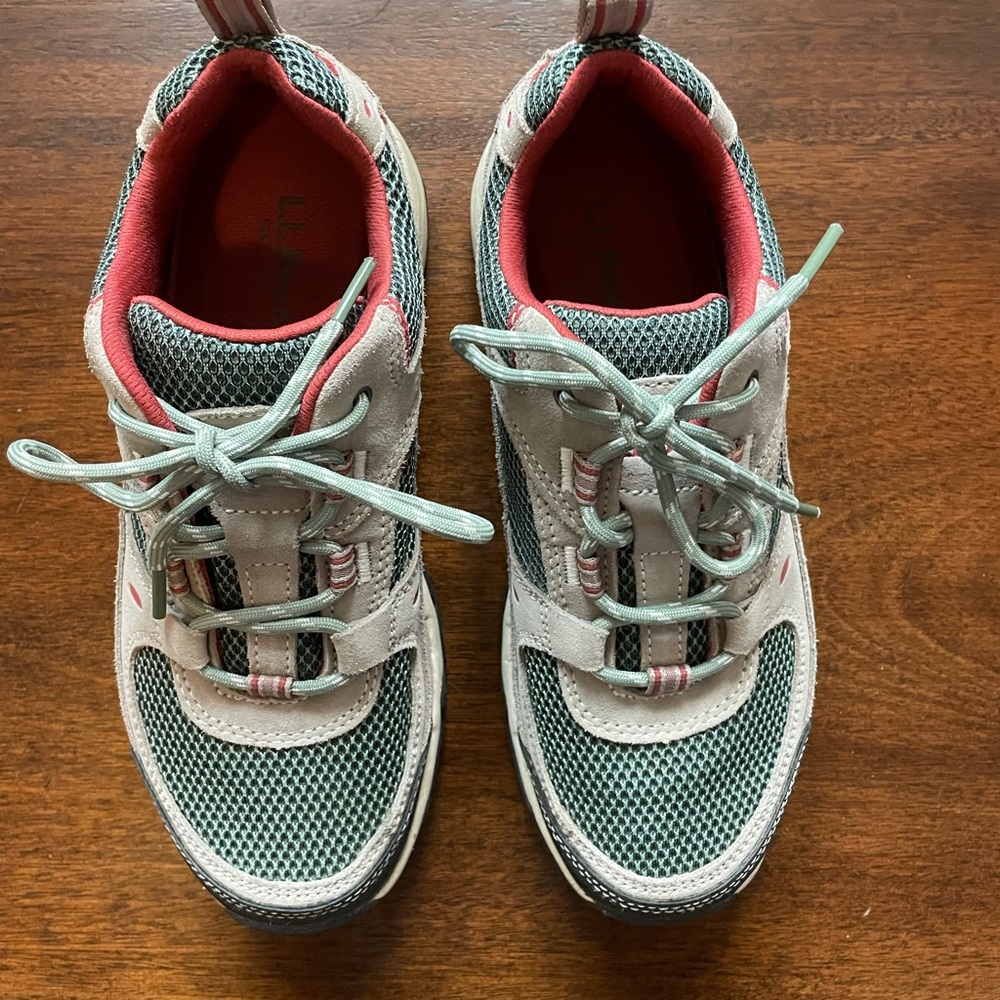 LL BEAN Trail / Hiking  - EUC Like New